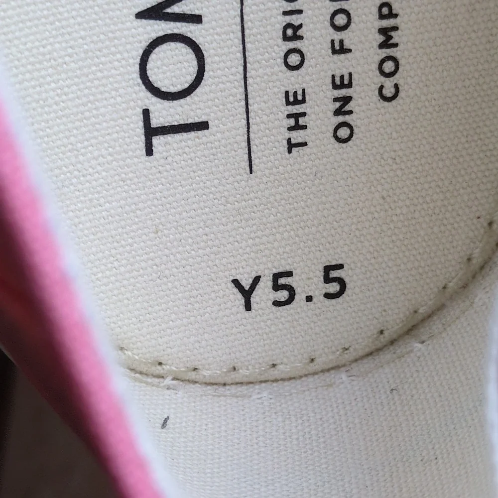 Toms Shoes Girls Belmont Pink 5.5 Slip On Flats Canvas Comfort Stretch NEW